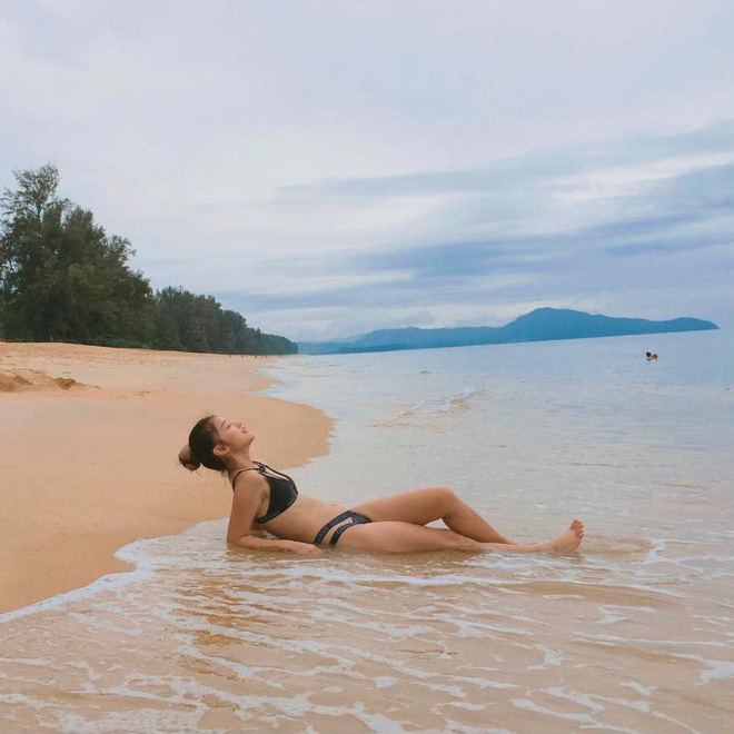 Ảnh sexy ngoài đời của Phương nhà quê phim Tháng năm rực rỡ